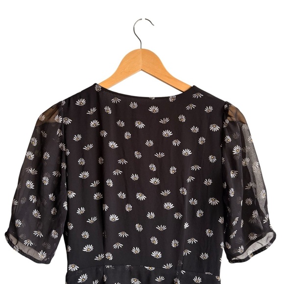 Aritzia Wilfred New Button Front Dress Size 4 Daisies Black White Floral - Picture 3 of 13